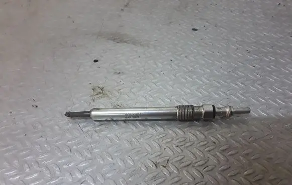 Volkswagen PASSAT B6 Glow plug Y609AS