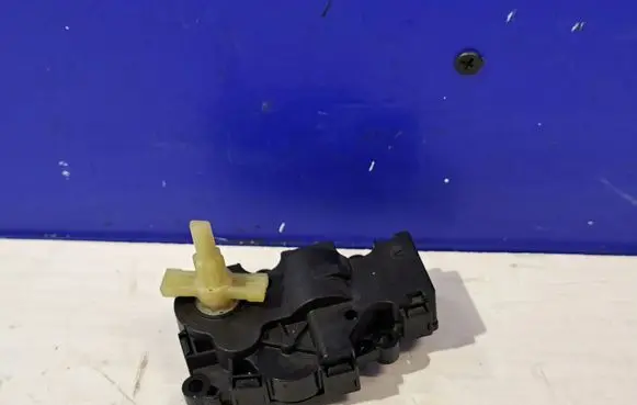 Volvo XC90 A/C air flow flap actuator/motor 412650920