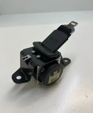 Middle seatbelt (rear)