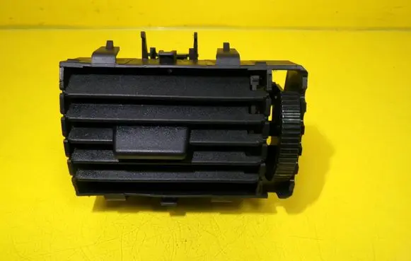 Skoda Octavia Mk1 (1U) Dashboard side air vent grill/cover trim 1U1819701