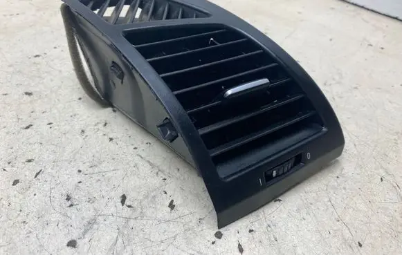 BMW 1 E81 E87 Dashboard side air vent grill/cover trim P0102044 5160 7059188