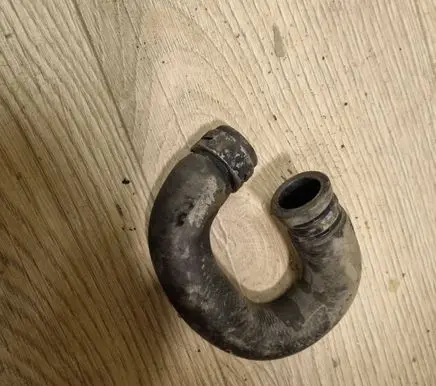 Nissan X-Trail T30 Engine coolant pipe/hose