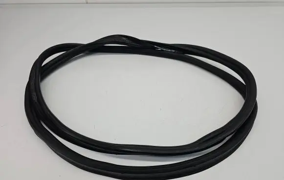 Volkswagen Golf VIII Trunk rubber seal (body) 5H6827705B
