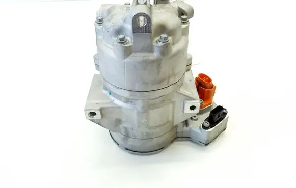 Nissan X-Trail T33 Air conditioning (A/C) compressor (pump) 926006UM0A