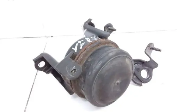 Engine mount bracket