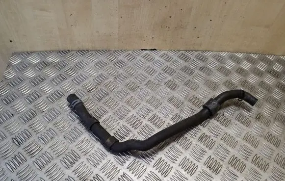 Volkswagen PASSAT B8 Engine coolant pipe/hose