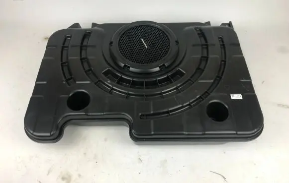 Maserati Levante Subwoofer speaker 670100017 8950005801 20116