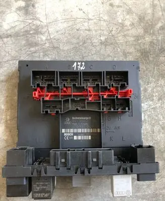Volkswagen Touran I Fuse box set 3C0937049AH F005V00660