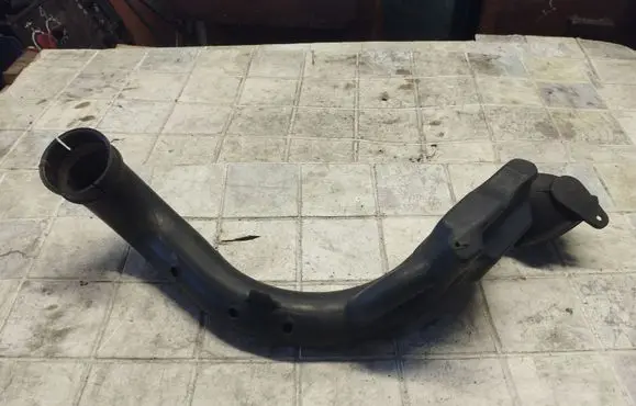 Nissan Note (E11) Air intake duct part 3981027959