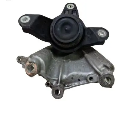 Honda Accord Engine mount bracket