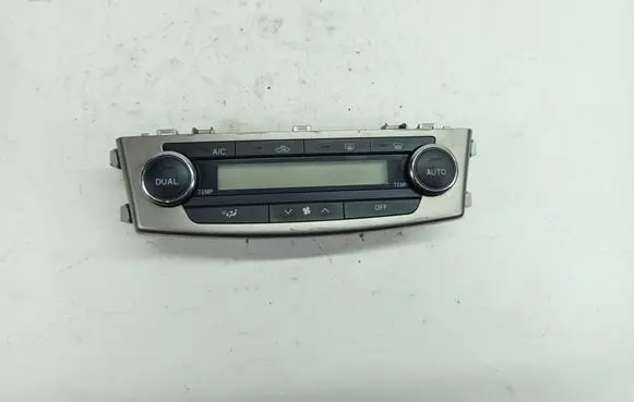 Toyota Avensis T270 Climate control unit 55900-05530 E1066685