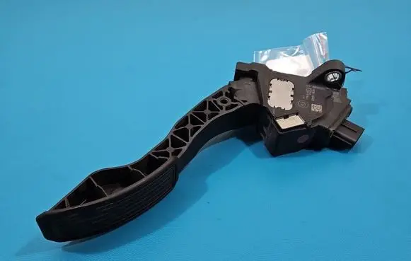 Toyota Avensis T270 Accelerator throttle pedal 78110-02021 IMPRK1523023