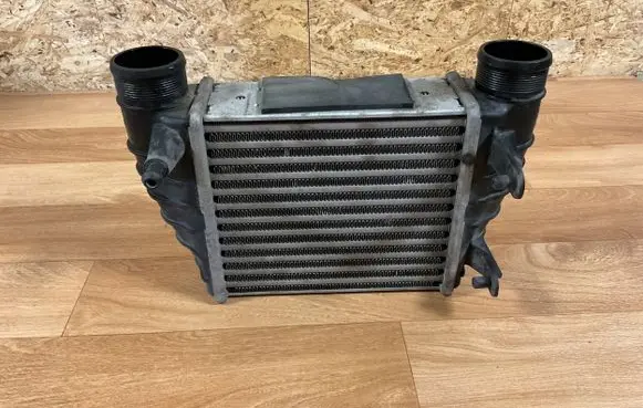 Audi A4 S4 B7 8E 8H Intercooler radiator 8E0145806M 3230257 301120050545