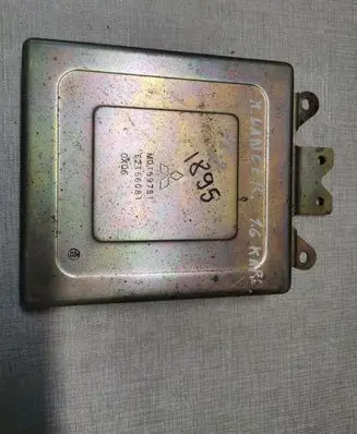 Mitsubishi Colt Engine control unit/module E2T56081