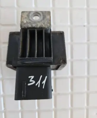 Glow plug pre-heat relay