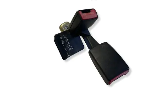 Audi A6 S6 C5 4B Middle seatbelt (rear) 8D0857739