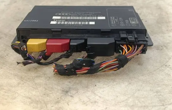 Audi A4 S4 B6 8E 8H Comfort/convenience module 8E0959433BA H13S0010 00002729B3
