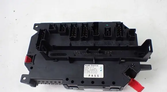 Mercedes-Benz CL C216 Fuse module A2215404650