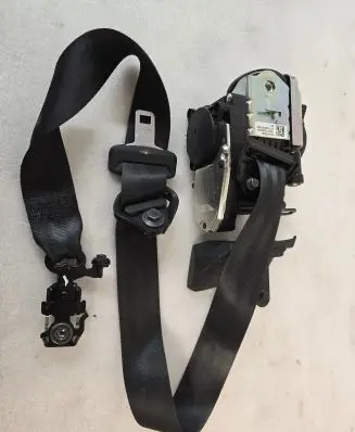 Volvo XC90 Front seatbelt 31675238
