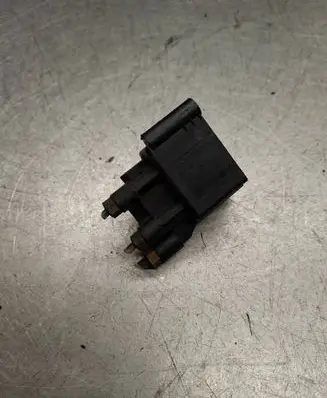 Mercedes-Benz E W212 Air suspension valve block A2513200158 070330