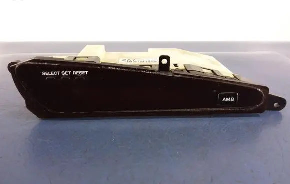 Mazda Xedos 9 Radio/CD/DVD/GPS head unit TC92611J0
