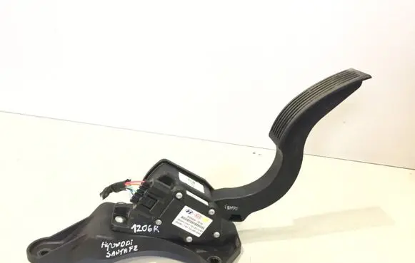 Hyundai Santa Fe Accelerator throttle pedal BID0900A2B100 327262B100