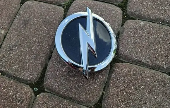 Opel Adam Tailgate opening switch OPELCZESCI.com-C3