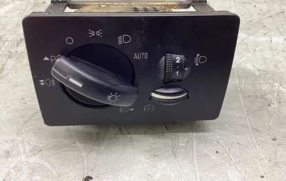 Ford Focus Light switch 7M5T13A024CA