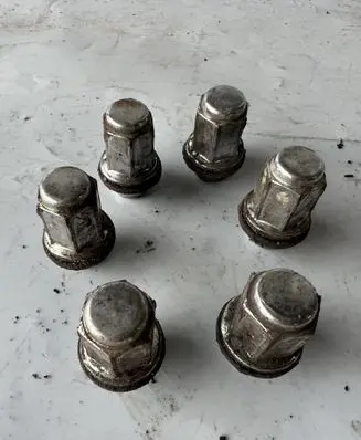 Toyota Land Cruiser (J120) Nuts/bolts 