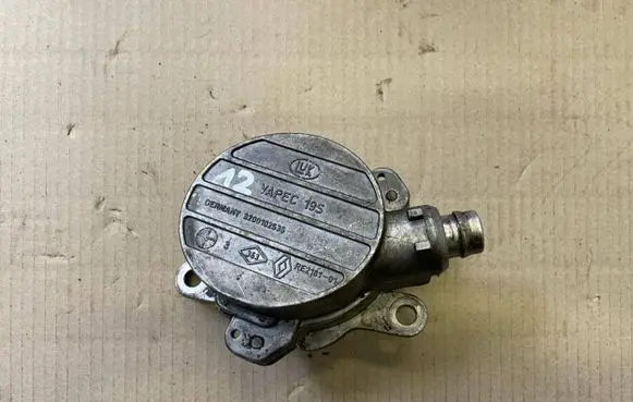 Opel Vivaro Vacuum pump 8200102535