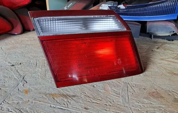 Mazda 626 Tailgate rear/tail lights 22661827