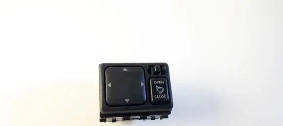 Nissan X-Trail T30 Electric window control switch 050304