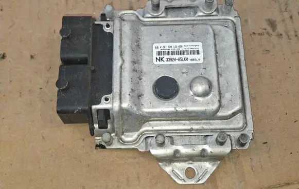 Opel Agila B Engine control unit/module 0261S08122 1039S57465 3392085LK0