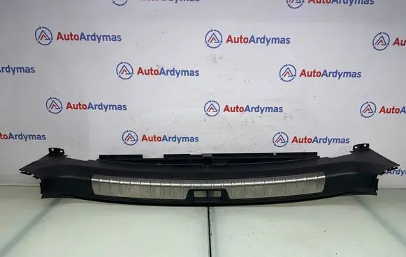 Trunk/boot sill cover protection