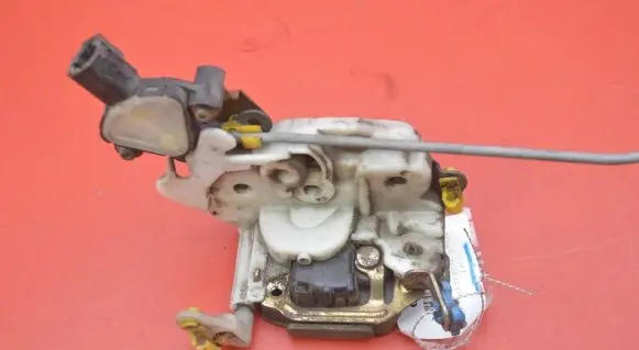 Ford Maverick Front door lock