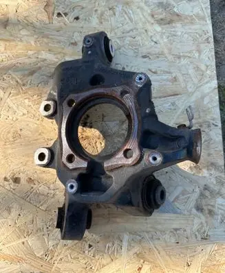 Rear wheel hub