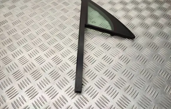Volkswagen Touareg II Front door vent window glass four-door 7P0845114 43R001668