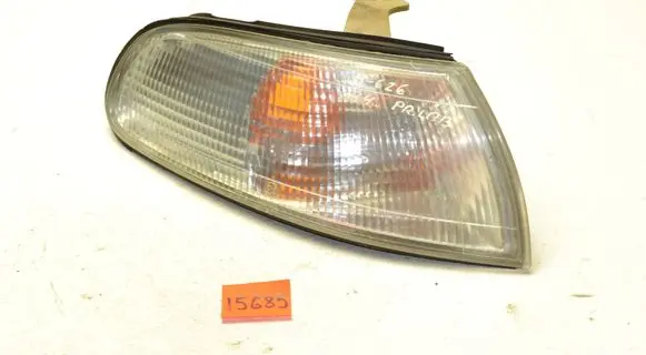 Mazda 626 Front indicator light 21061612