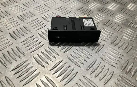 Mercedes-Benz A W177 USB socket connector A2478203902