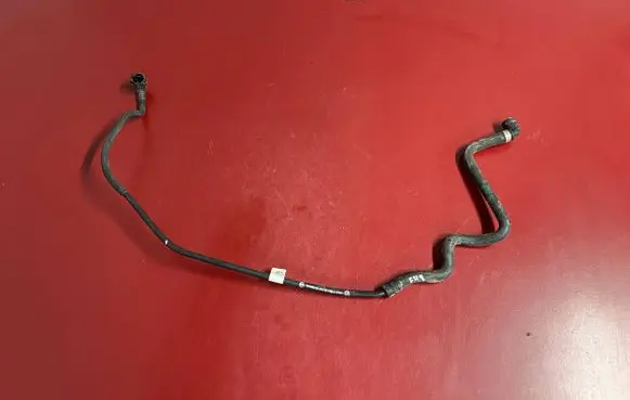 BMW X1 F48 F49 Engine coolant pipe/hose 7646896 7646898