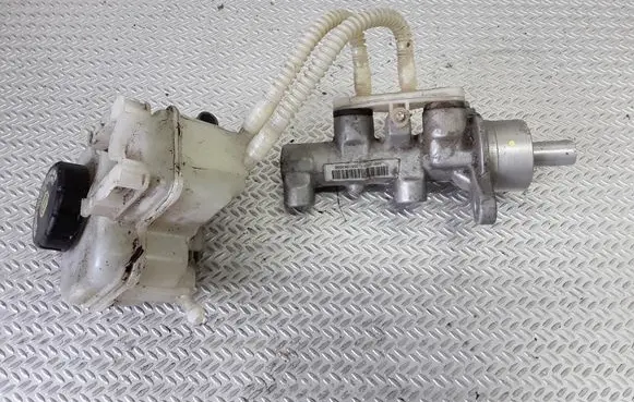 Opel Meriva A Master brake cylinder Y21627