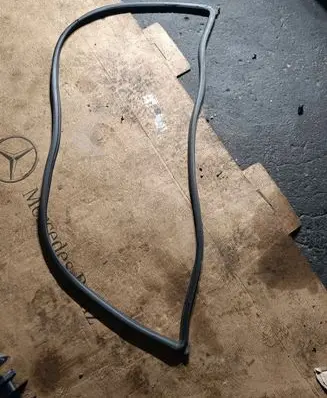 Volkswagen Touareg I Engine compartment rubber 7L6823707C