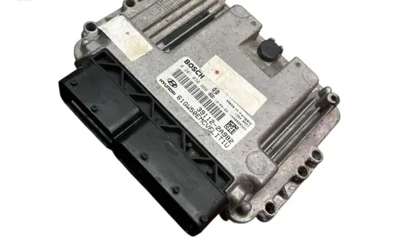 Hyundai i30 Engine control unit/module 0281030866 3911229