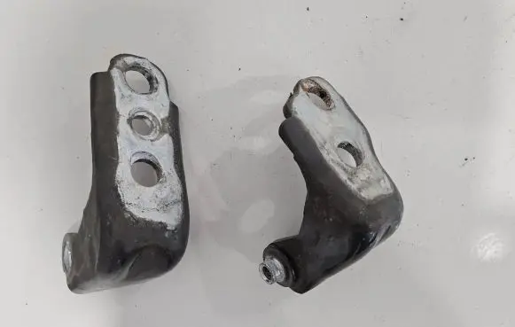 Ford Mustang VI Front door hinges set 