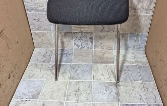 Opel Astra H Rear seat headrest 