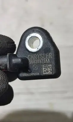 Jeep Cherokee Airbag deployment crash/impact sensor 56038975AA T1S0E0224P3554