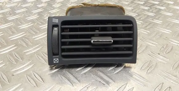 Toyota Avensis T250 Dashboard side air vent grill/cover trim