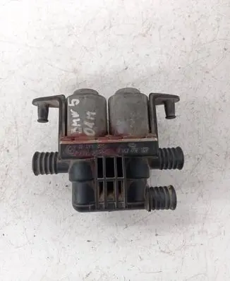 BMW 5 E39 Coolant heater control valve 8374995