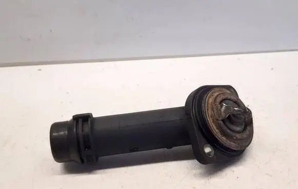 Audi A4 S4 B7 8E 8H Engine coolant pipe/hose 06B121121L
