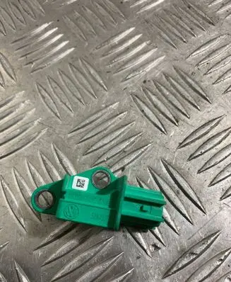 Volkswagen Golf V Airbag deployment crash/impact sensor 1K0909606
